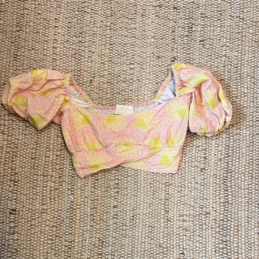 Coconut Ave Sunburst Puff Sleeve Crop Top